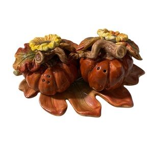Cracker Barrel Fall Harvest Salt and Pepper Shaker